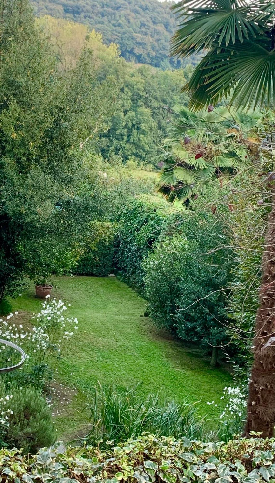 Relax Hotel Borgosesia Bagian luar foto